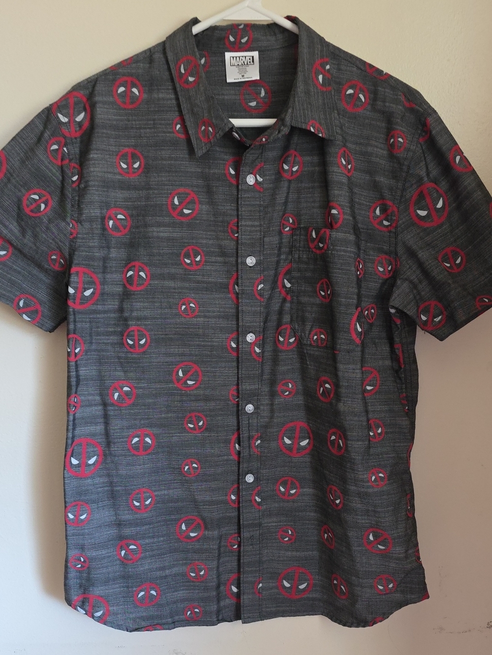 Marvel Short-Sleeve Button-Up Shirt in Gray and Red